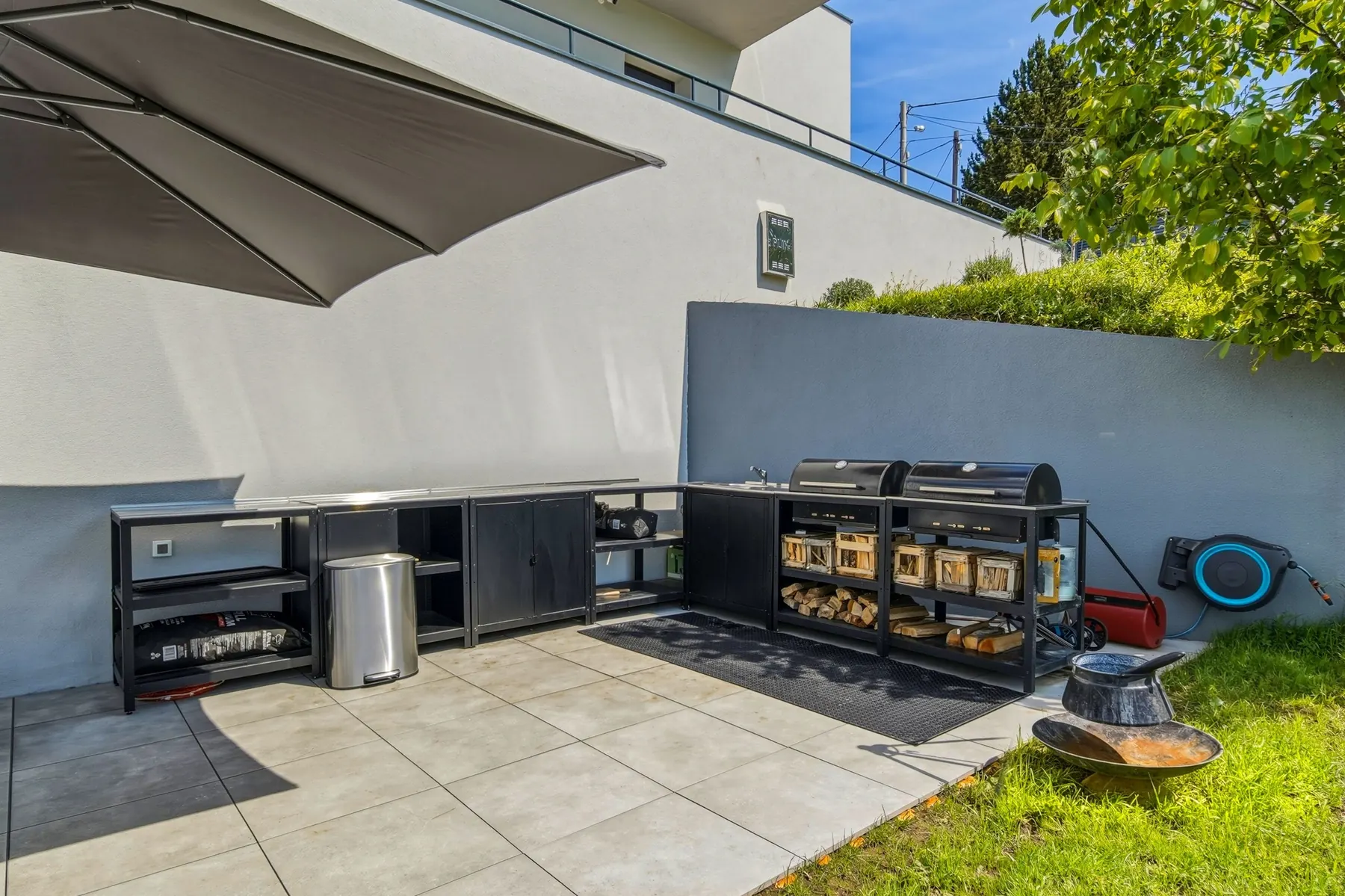 Outdoor grill